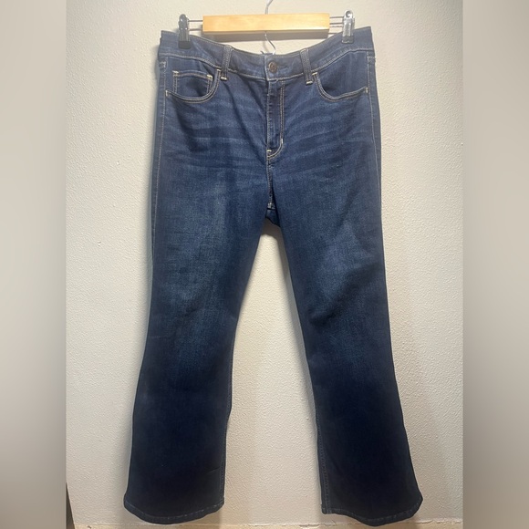 Hollister Mid-Rise Dark Wash Boot Jean size 10 SHORT - Picture 6 of 8